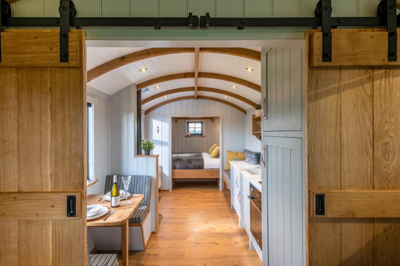 וורצ'סטר Monkwood Shepherds Hut - Ockeridge Rural Retreats מראה חיצוני תמונה