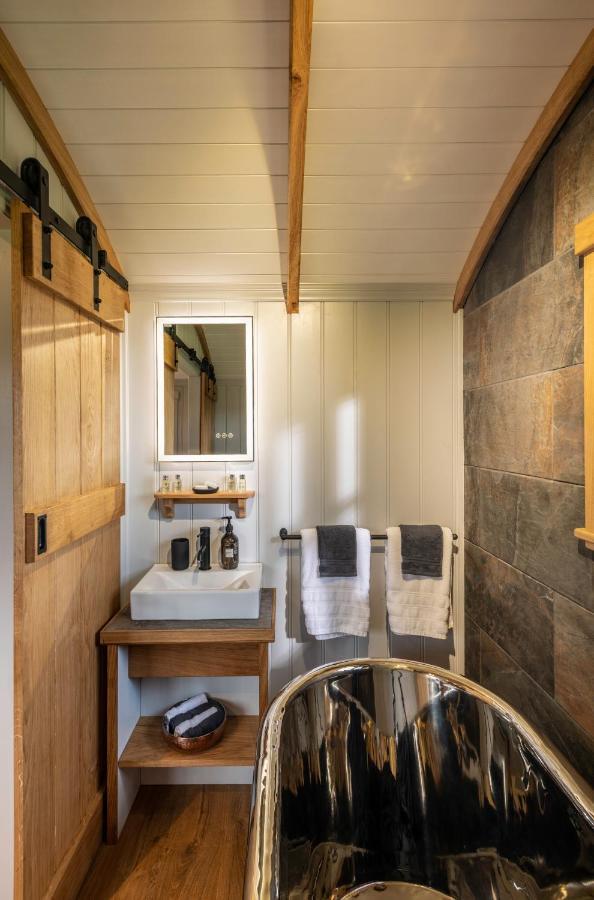 וורצ'סטר Monkwood Shepherds Hut - Ockeridge Rural Retreats מראה חיצוני תמונה