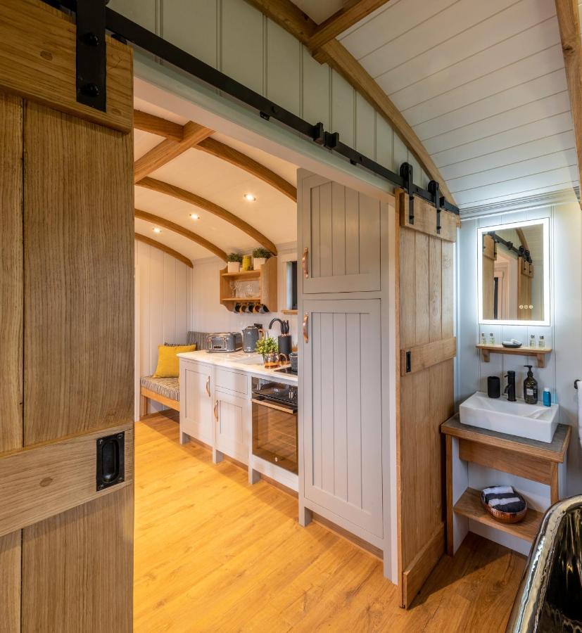 וורצ'סטר Monkwood Shepherds Hut - Ockeridge Rural Retreats מראה חיצוני תמונה