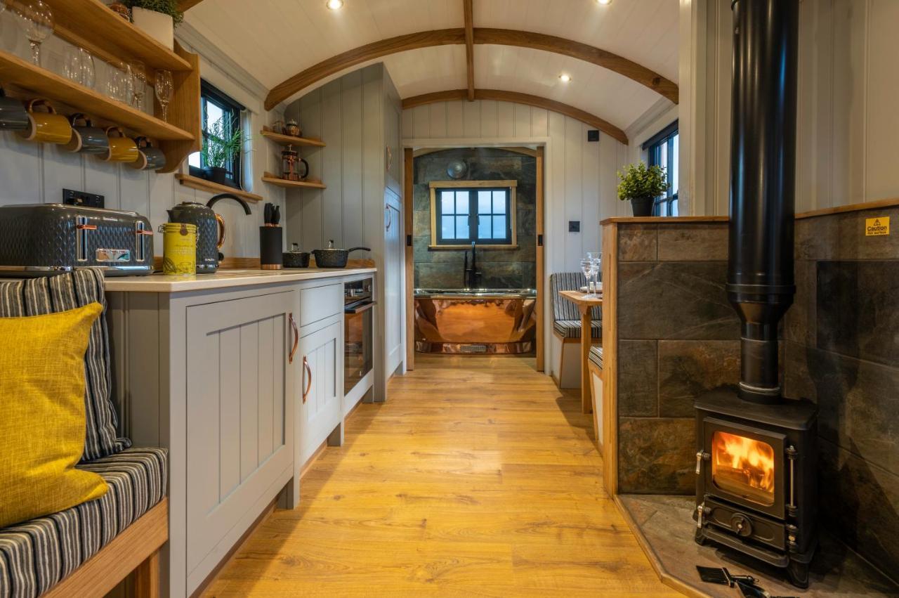 וורצ'סטר Monkwood Shepherds Hut - Ockeridge Rural Retreats מראה חיצוני תמונה
