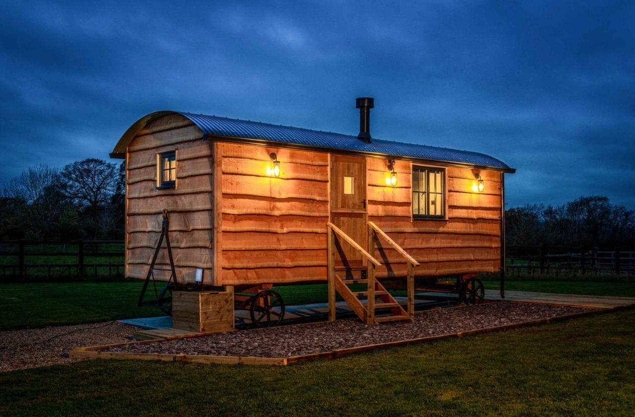 וורצ'סטר Monkwood Shepherds Hut - Ockeridge Rural Retreats מראה חיצוני תמונה