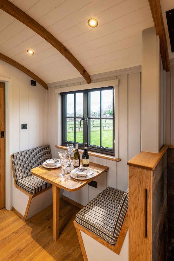 וורצ'סטר Monkwood Shepherds Hut - Ockeridge Rural Retreats מראה חיצוני תמונה